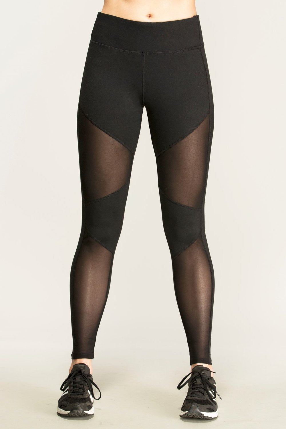 Damen Sportliches Outfit mit einzigartigem Cut-Out Design R&B