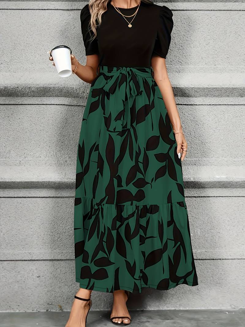 R&B | Kleid mit Floralem Druck und Rundhalsausschnitt