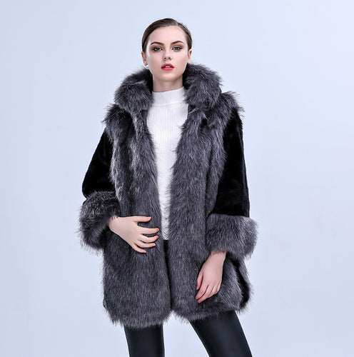 Damen Eleganter Kunstpelz-Mantel mit voluminösem Kragen und seitlichen Taschen R&B