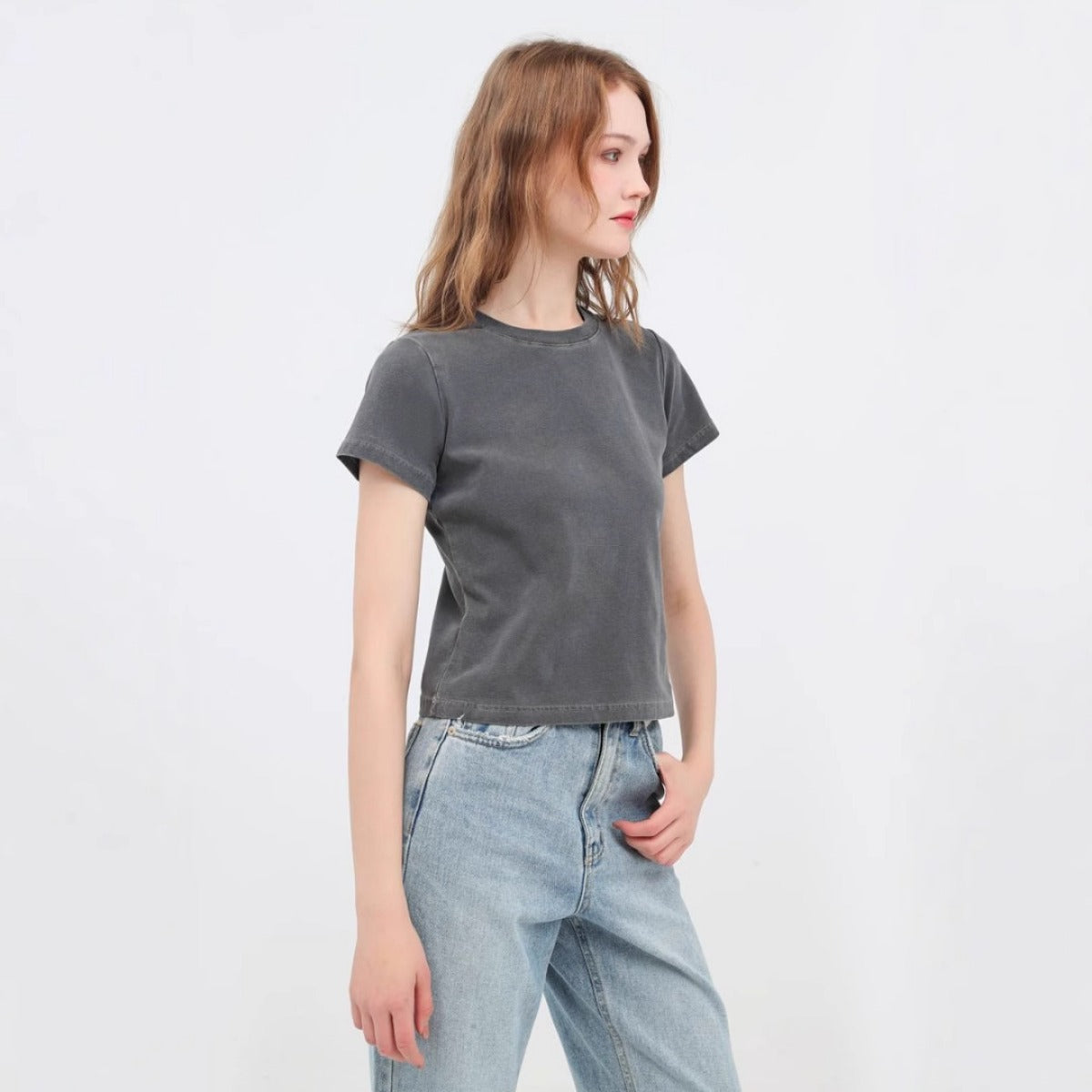 R&B | Schillerndes altes kurzes T-Shirt mit Färbung