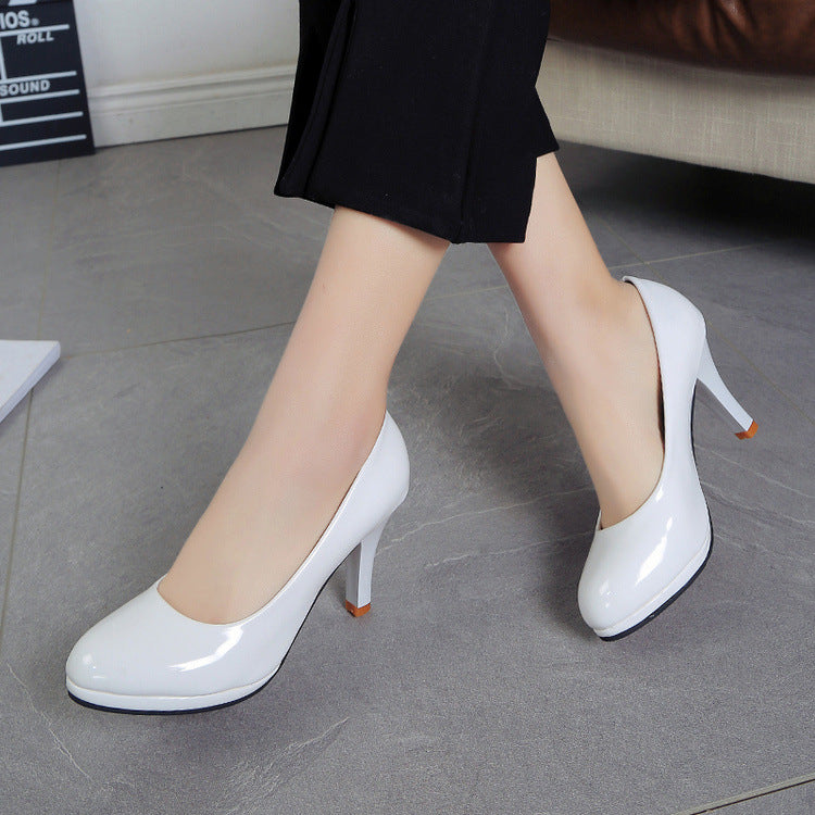 Damen Hochglanz Pumps mit komfortabel geformtem Fußbett und elegantem Blockabsatz R&B