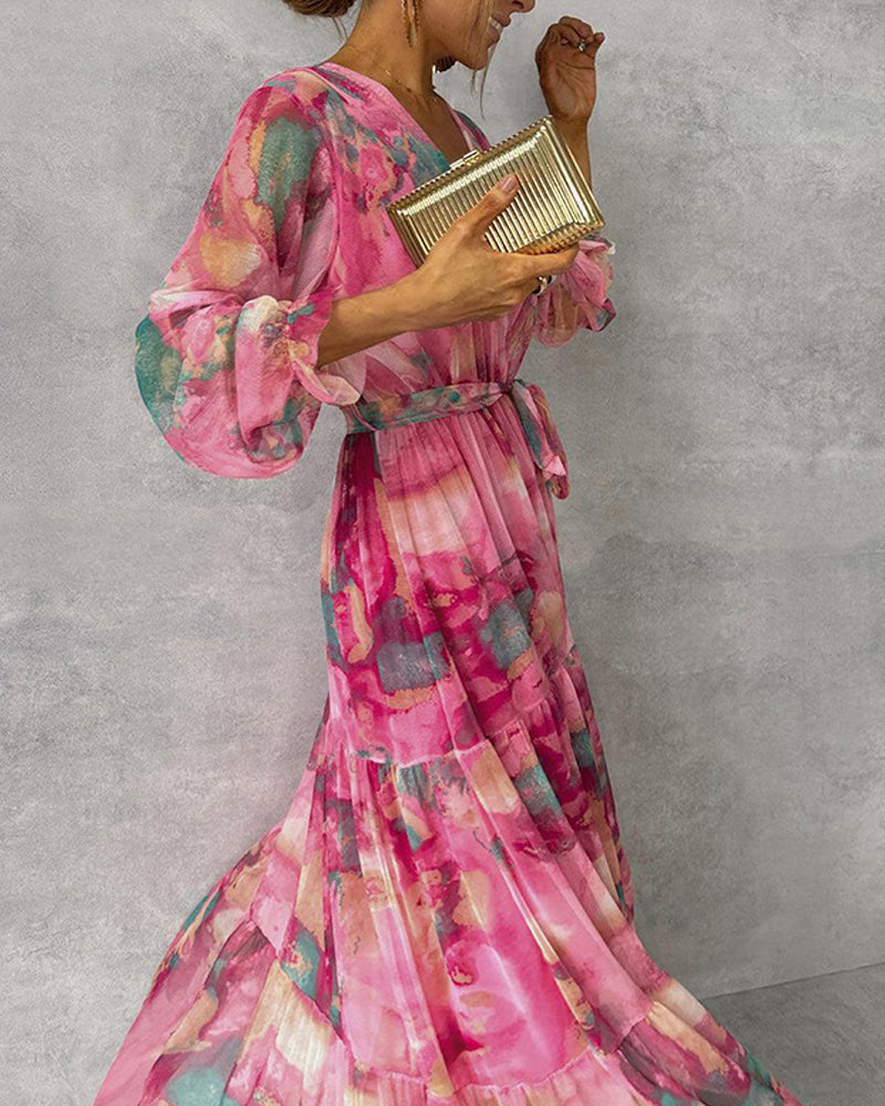 R&B | Elegantes Kleid mit Print und Plissiertem Rock