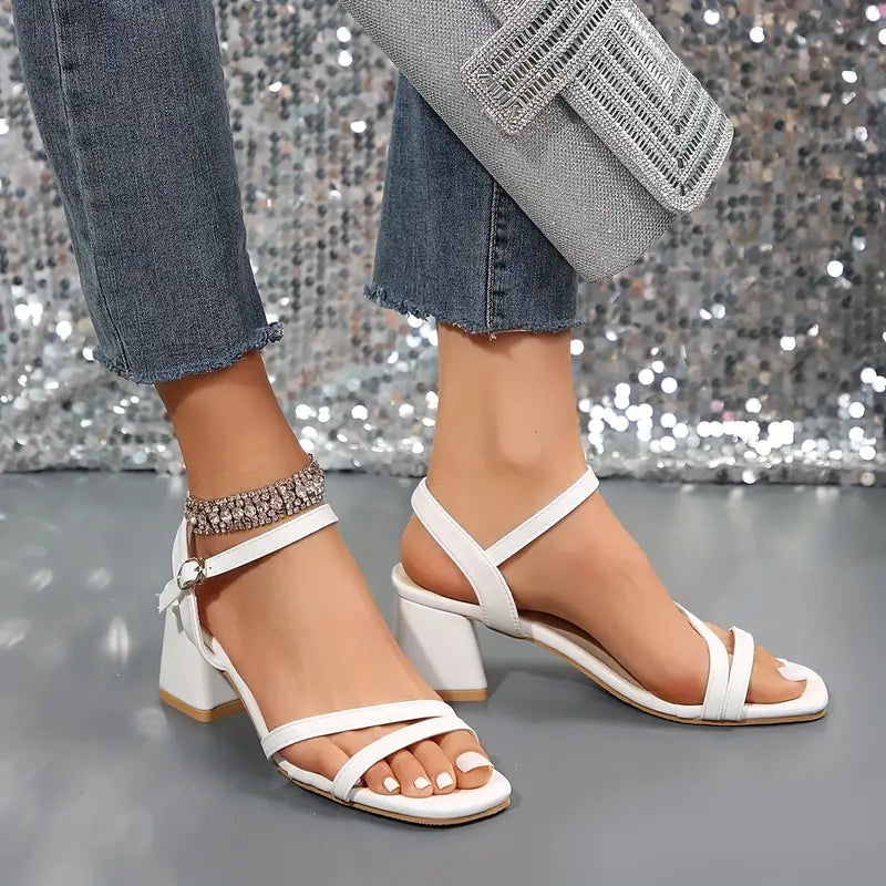 R&B | Elegante Sandalen Mit Chic Schnallenschluss