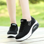 Damen Sneakers mit atmungsaktivem Netzdesign und dämpfender Sohle