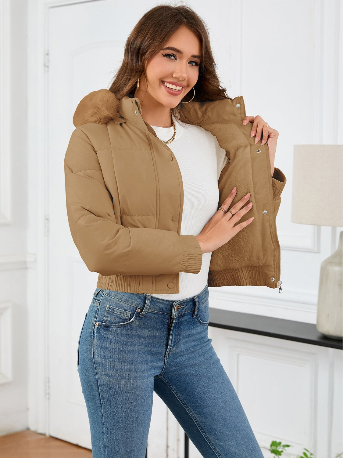 R&B | wattierte Winterjacke mit Fellkapuze und Taschen