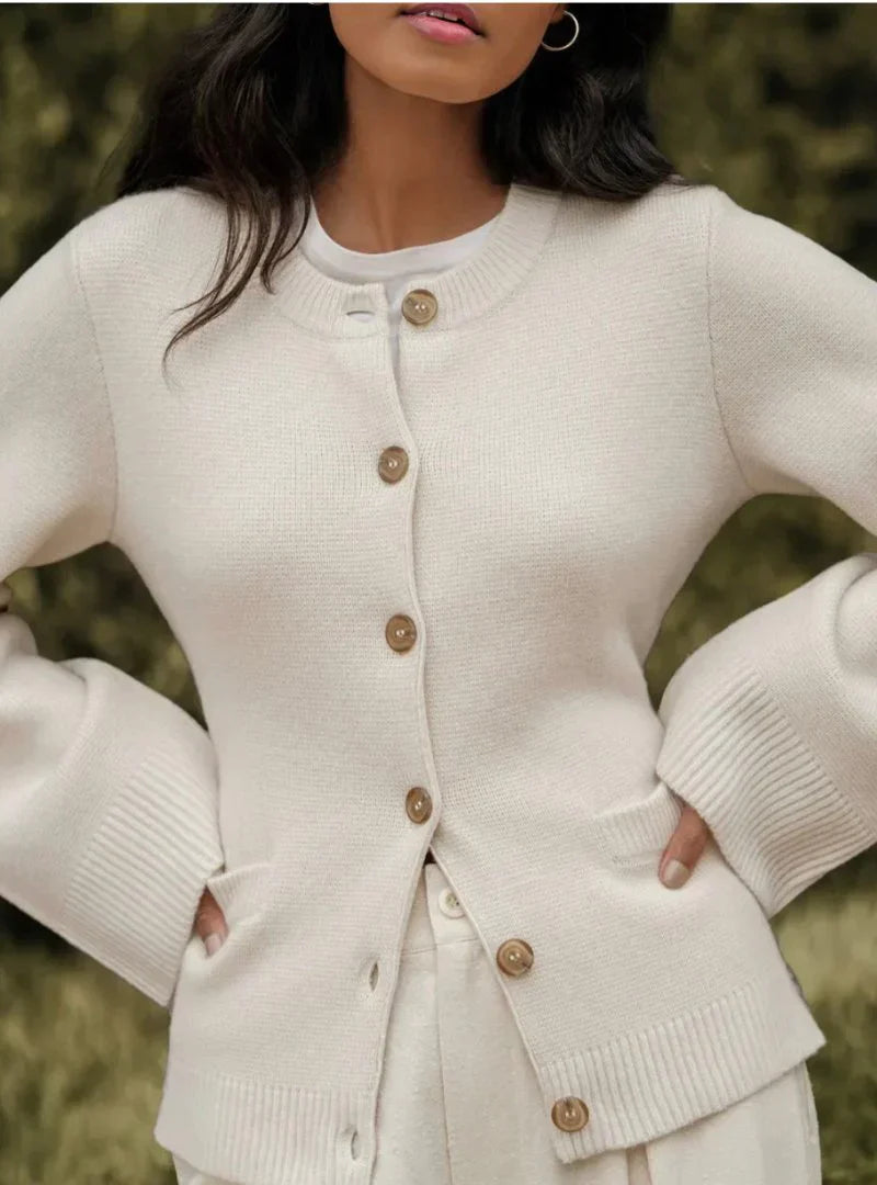 R&B | Warme Winterstrickjacke mit Englischer Eleganz für Damen