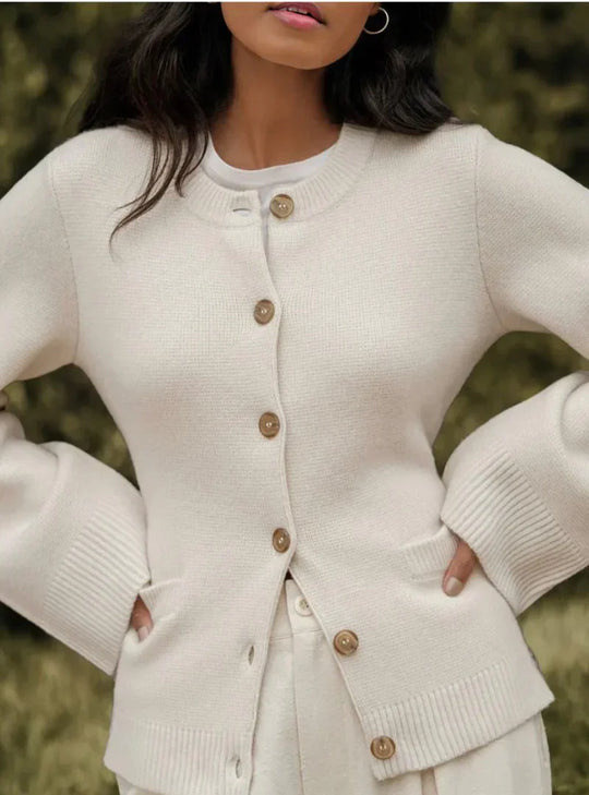 R&B | Warme Winterstrickjacke mit Englischer Eleganz für Damen