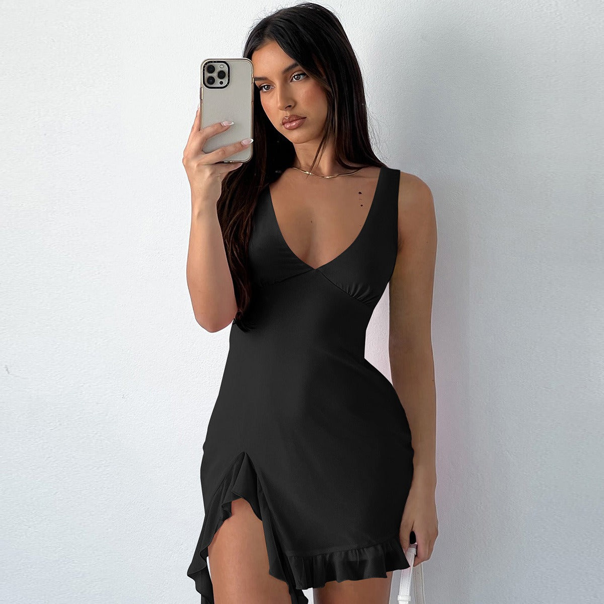 R&B | Kleid mit Hosenträgern und V-Ausschnitt mit Fransen