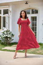 R&B | Plissee-Kleid mit quadratischem Ausschnitt und Neckholder-Blasenärmeln