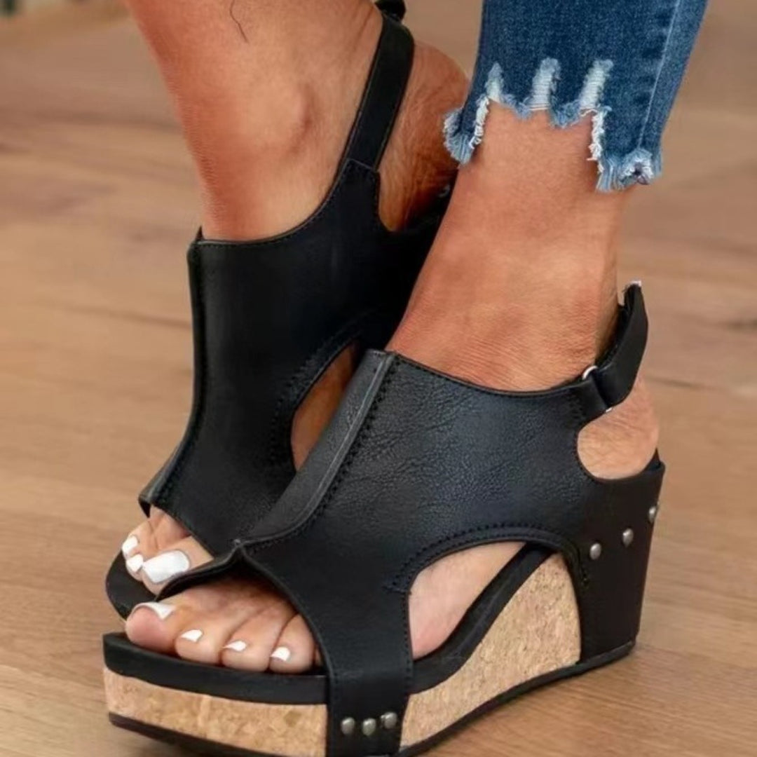 R&B | Frauen Keilabsatz Fisch Mund Plattform Niete Sandalen