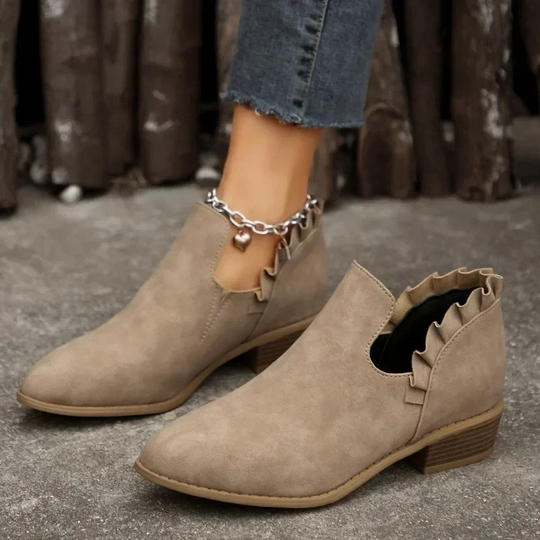 Elina Haltbare und Rutschfeste Stiefelette mit Rüschendetails R&B