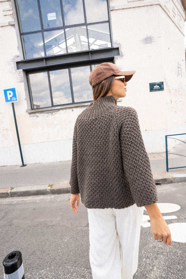 R&B | Gemütlicher brauner kurzärmeliger Kaschmirrollkragenpullover Ideal für den Winter