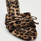 R&B | High-Heeled Slippers mit Leopardenmuster