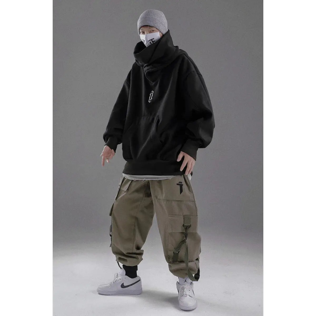 R&B | Ninja-Hoodie mit Doppeltem Ausschnitt