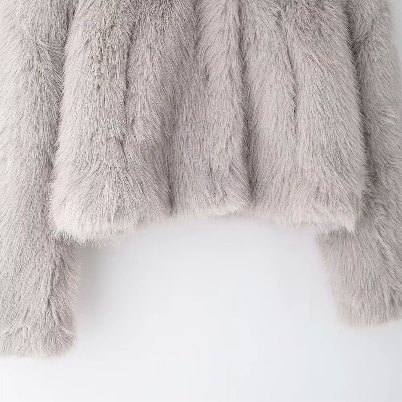 R&B | Kurze Damenjacke aus elegantem veganem Kunstpelz