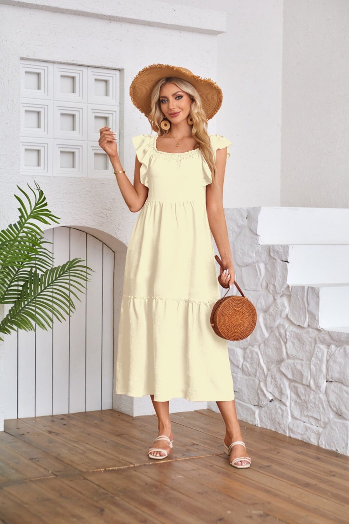 R&B | Kleid mit plissiertem Saum und eckigem Ausschnitt, schulterfrei