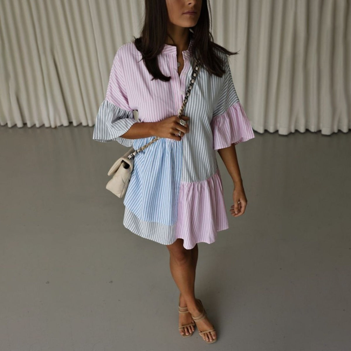 R&B | Gestreiftes Kleid mit kontrastierendem Print