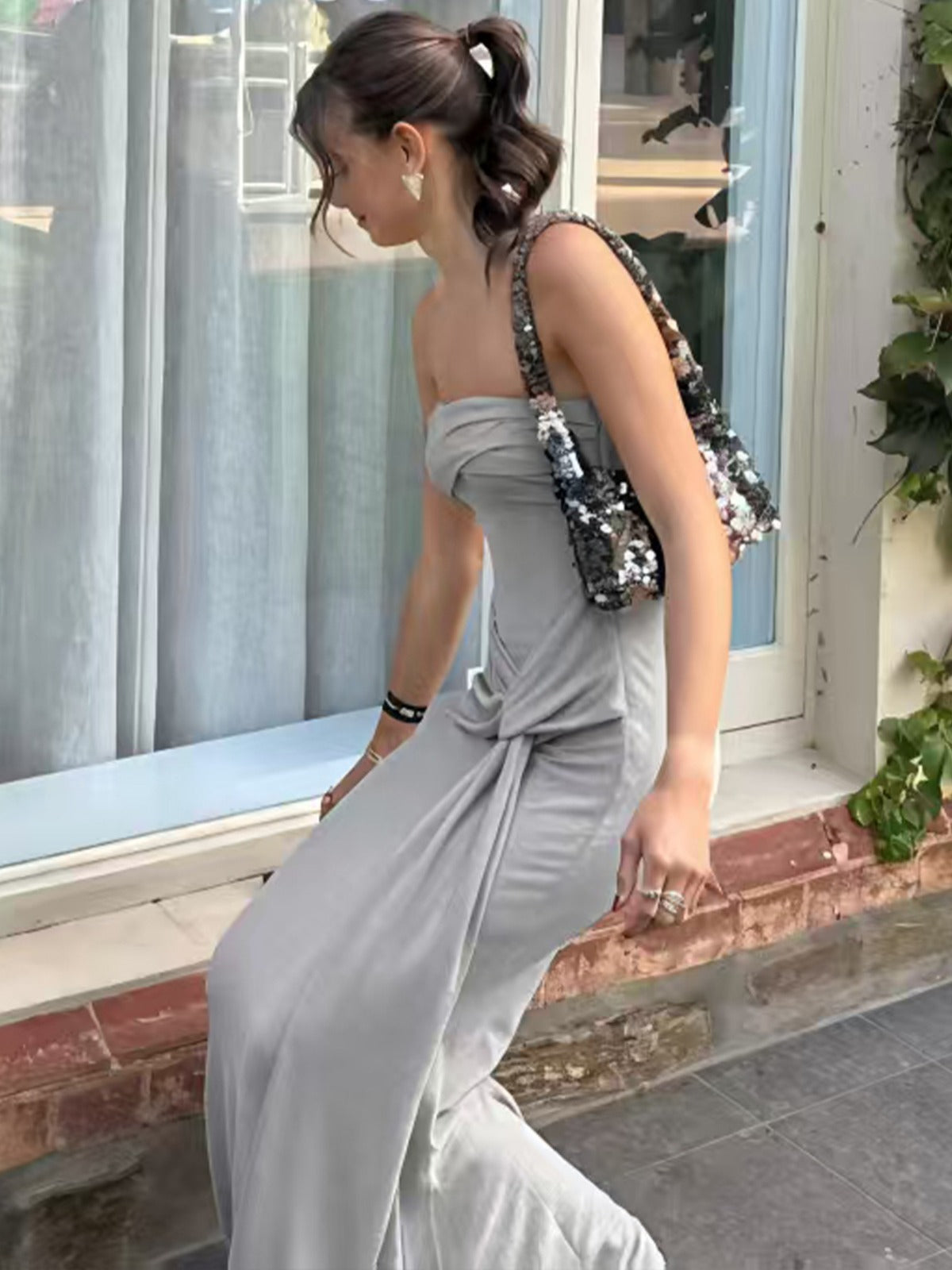 R&B | Einfarbiges ärmelloses Kleid mit hoher Taille und Ein-Wort-Ausschnitt