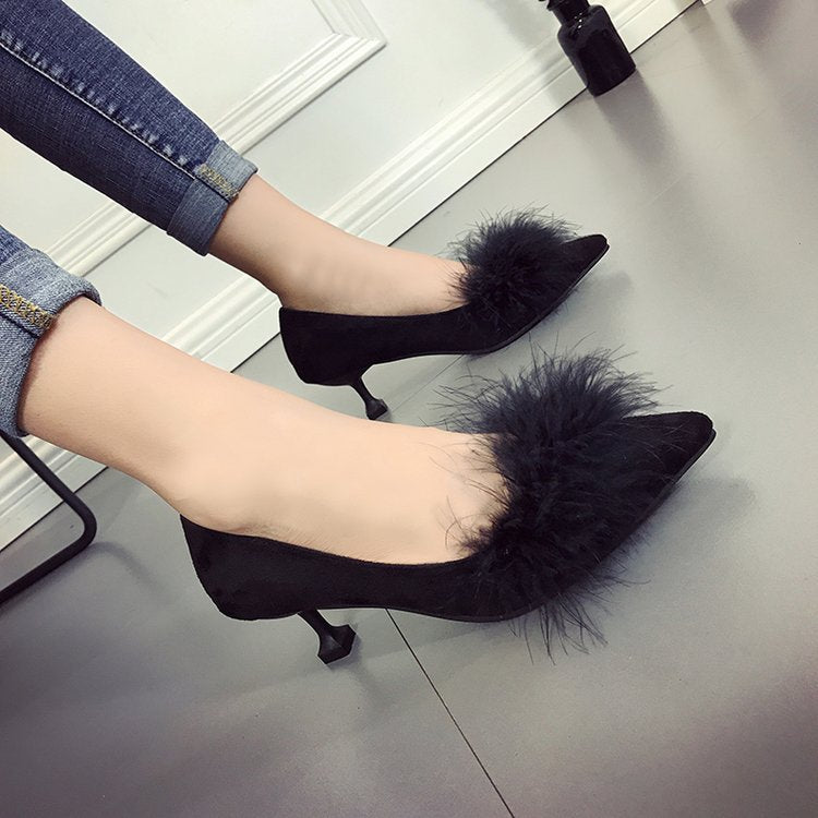 Damen elegante Pumps mit Federdetails und geschwungenem Absatz R&B