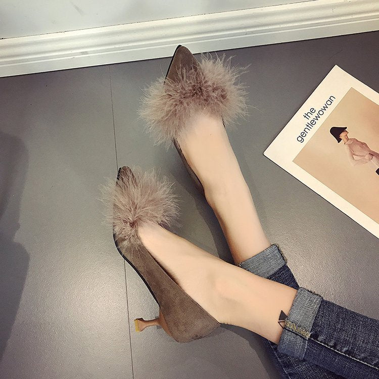 Damen elegante Pumps mit Federdetails und geschwungenem Absatz R&B