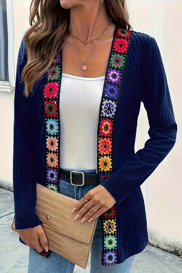 R&B | Boho Strickjacke mit Blumenbesatz und Langen Ärmeln