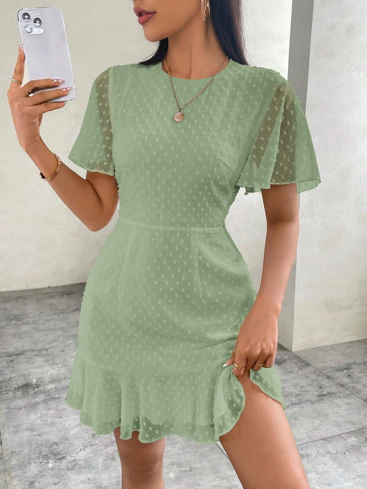 R&B | Dreidimensionales Kleid mit Rüschenrand und Punkten