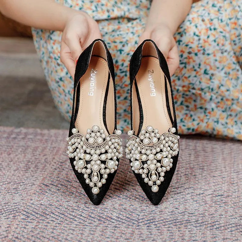 R&B | Elegante Ballerina mit Perlen