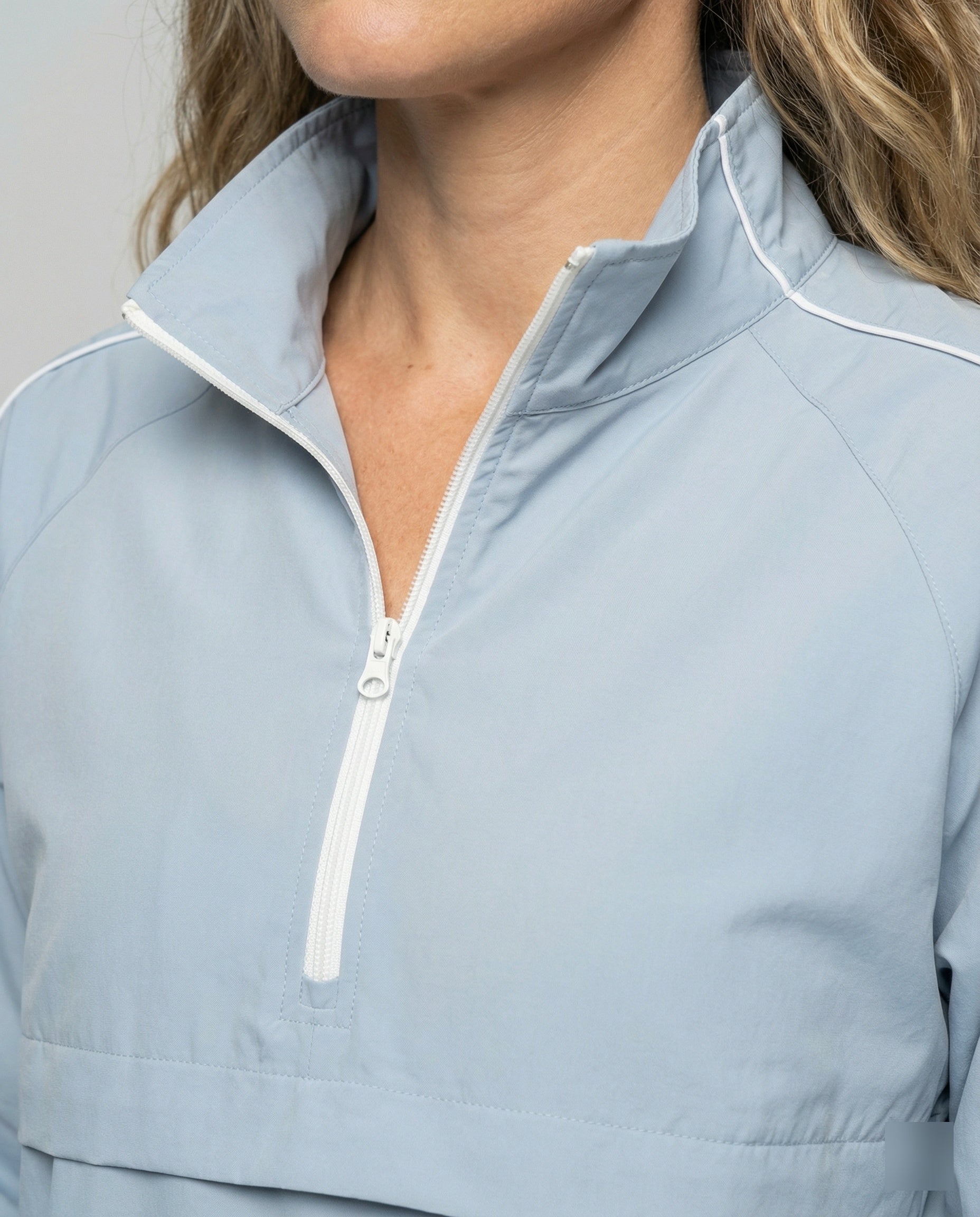 Damen sportliches Windbreaker-Set mit funktionalem Halbreißverschluss und seitlichen Kontraststreifen R&B