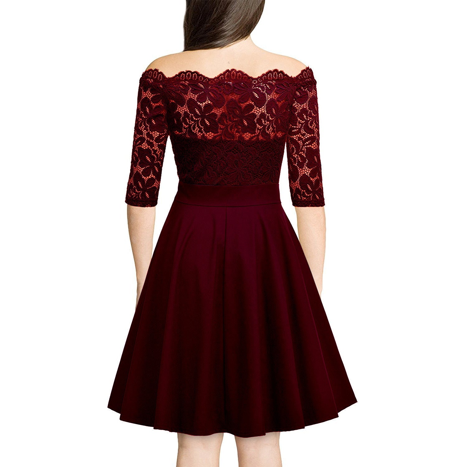 Spitzenkleid mit Schlitz am Ausschnitt und Ärmeln