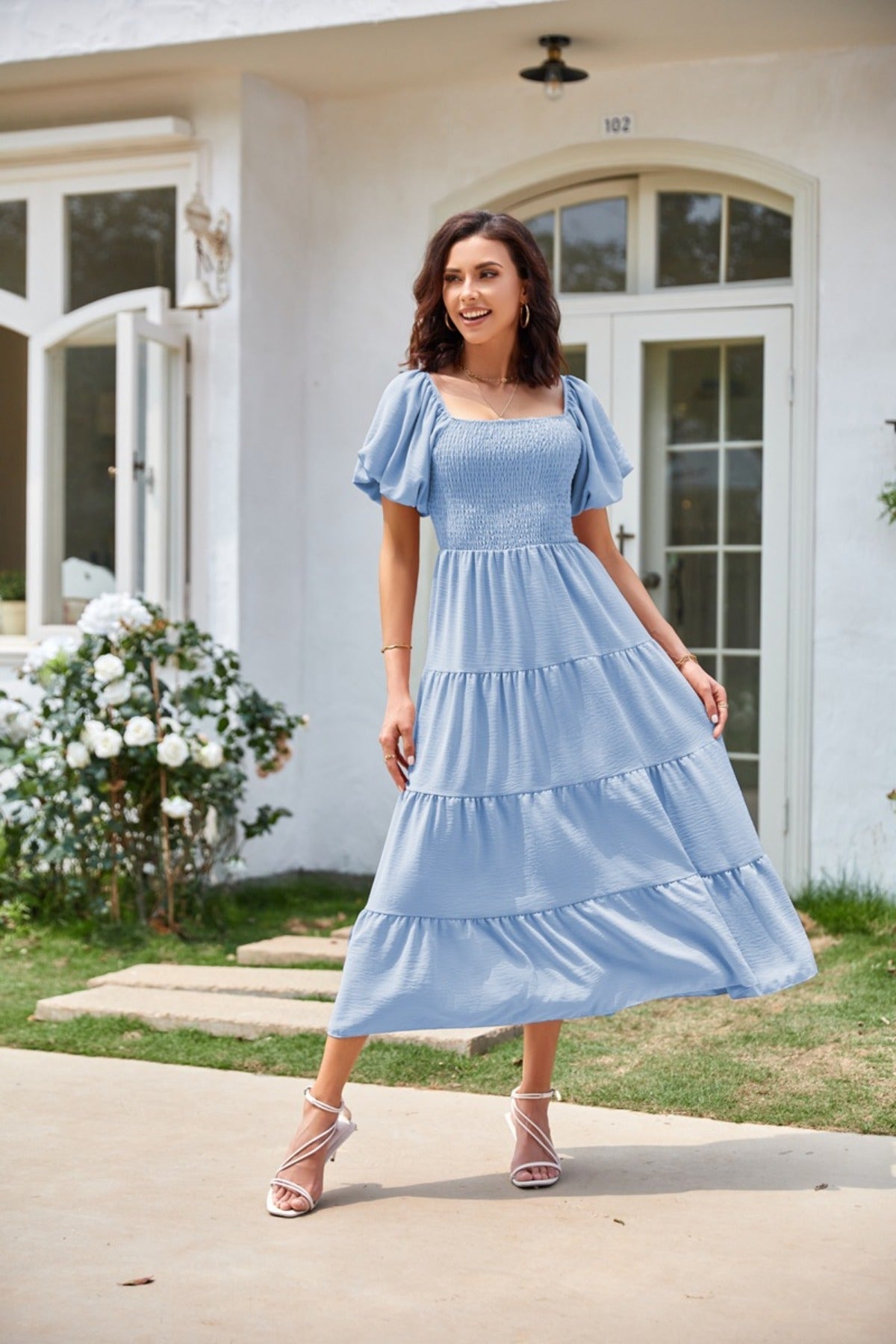 R&B | Plissee-Kleid mit quadratischem Ausschnitt und Neckholder-Blasenärmeln