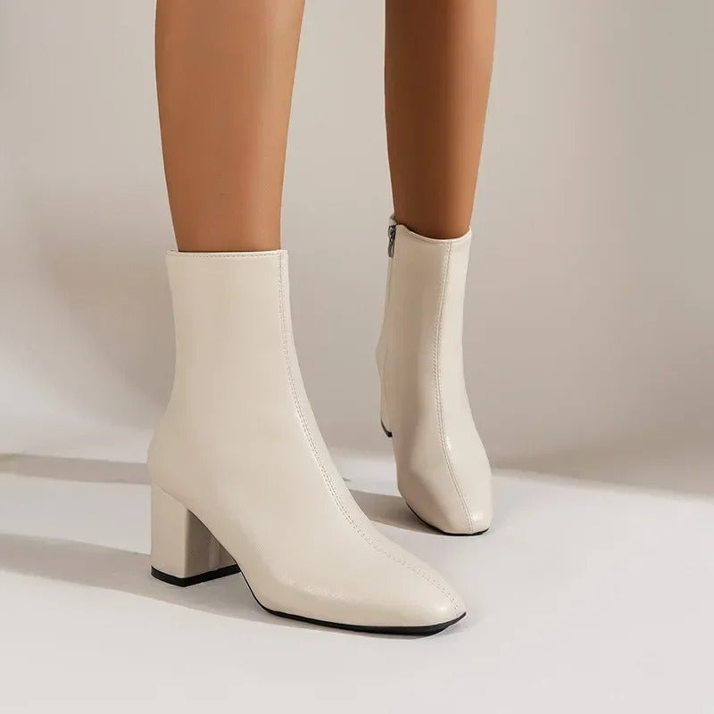 Heidi-Mode | Elegante und Vielseitige Stiefeletten