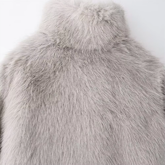 R&B | Kurze Damenjacke aus elegantem veganem Kunstpelz
