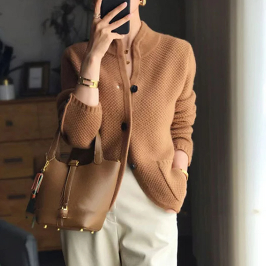 R&B | Anspruchsvolle Kuschelige Strickjacke