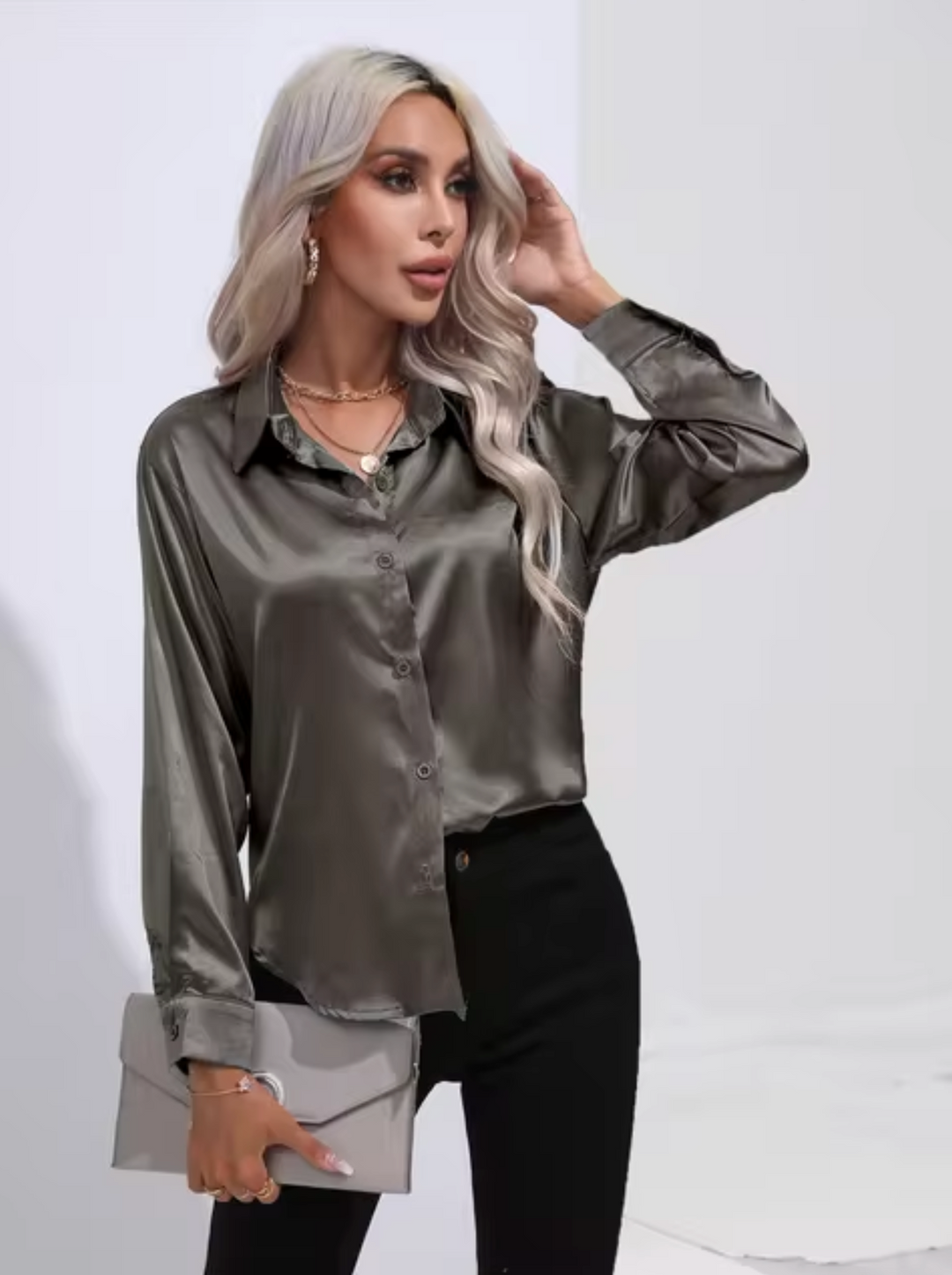 Satinbluse mit langen Ärmeln