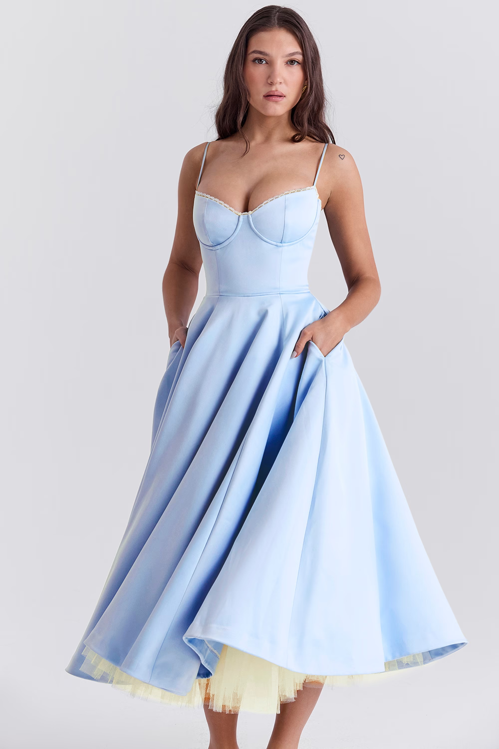 R&B | Luxuriös Ausgestellte Kleid mit Spaghettiträgern für Frauen Hochzeit, Braut und Fest Kasana