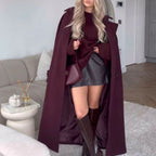R&B | Eleganter Trenchcoat in Bordeauxrot mit Gürtel