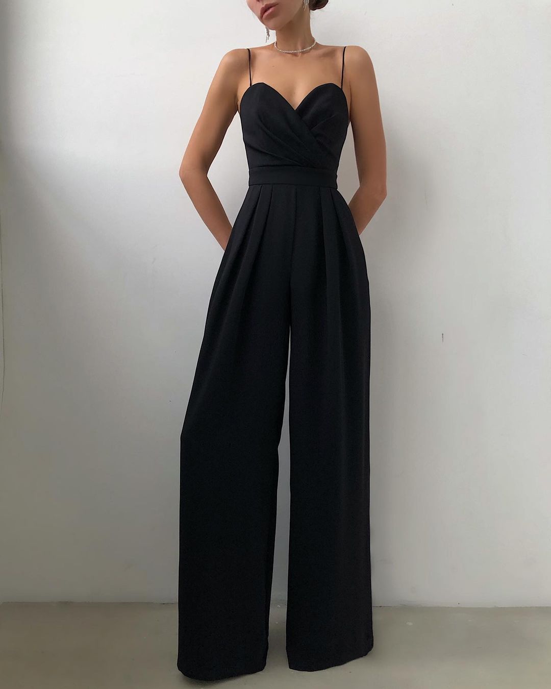 R&B | Damen Eleganter Fließender Jumpsuit mit Spaghettibändern für Festliche Anlässe