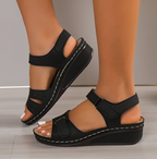 WEICHE ELEGANCE-KEILSANDALEN