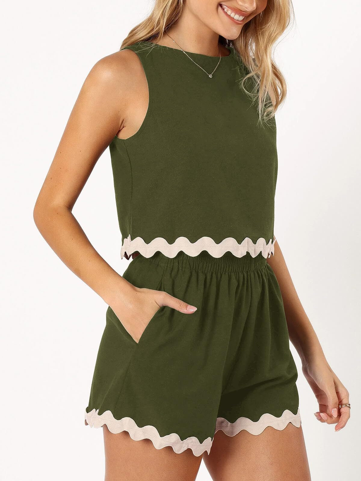 R&B | Zweiteiliges Oberteil und Shorts aus Leinen und Spitze