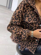 R&B | Raw Hem Leopardenkragen Denimjacke