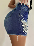 R&B | Zerrissene Denim-Shorts mit hoher Taille und handgefertigter Perlenkette für Damen
