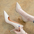 High Heels mit spitzer Spitze