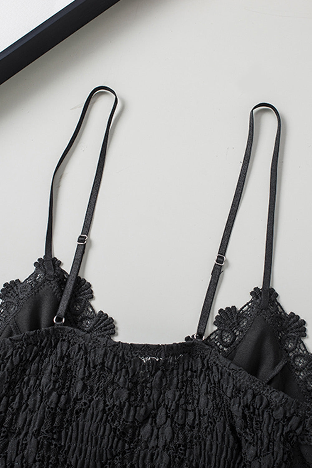 R&B | V-Ausschnitt Spitze Cropped Cami