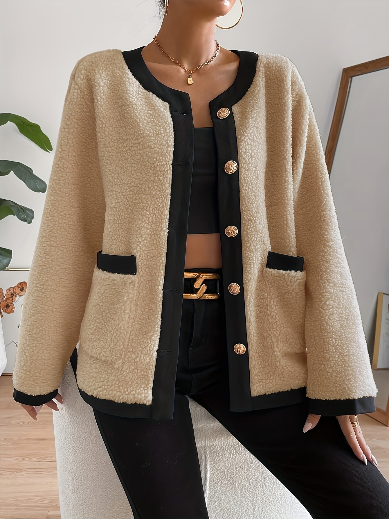 R&B | Kurze Jacke mit Kontrastdetails Polyester Stilvoll und Komfortabel