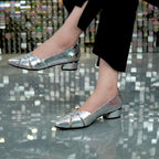 Glänzende Chunky Heels mit spitzer Zehe R&B R&B