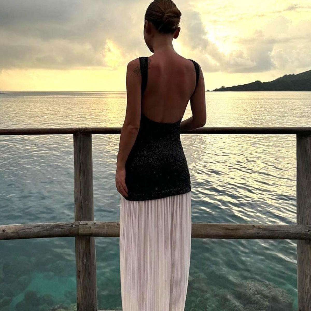 R&B | Ärmelloses langes Kleid mit Pailletten und Neckholder