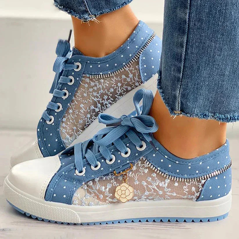Flache Schuhe mit Spitzenkante R&B