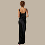 Satin-Maxikleid mit drapiertem Ausschnitt