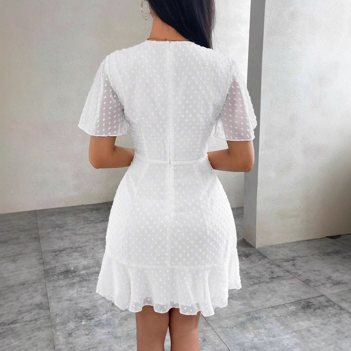 R&B | Dreidimensionales Kleid mit Rüschenrand und Punkten
