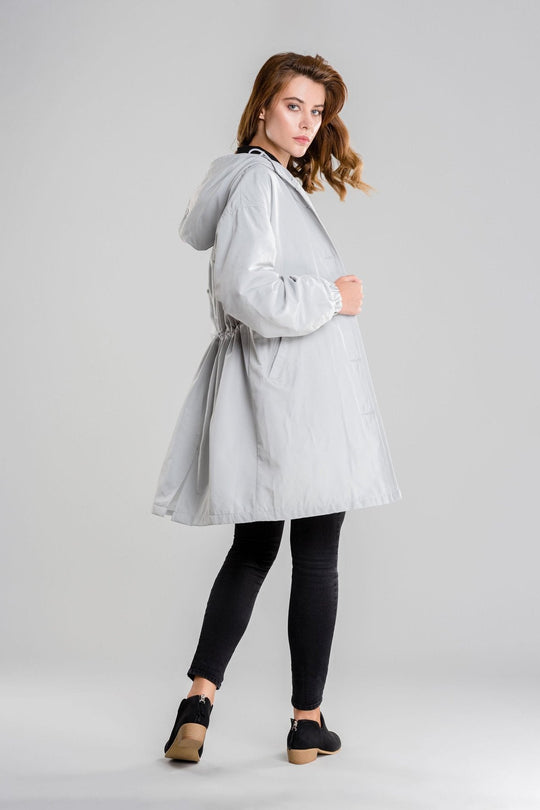R&B | Schicke Weiße Regenjacke